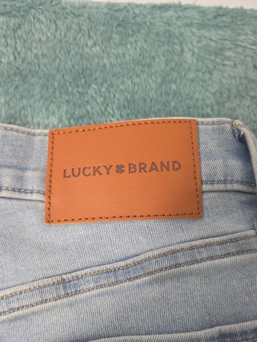 Lucky Brand Light Blue Mid-Rise Women's Jeans - Picture 6 of 8